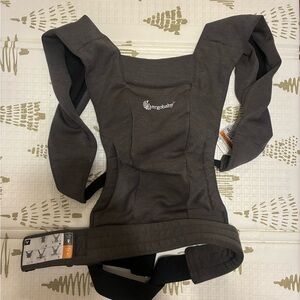 Ergobaby embrace